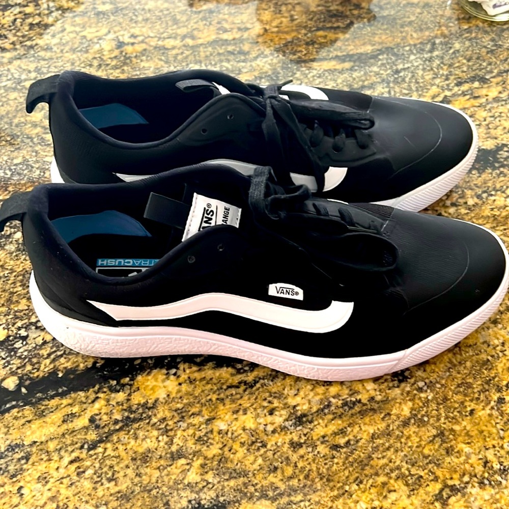 Vans ultra range sneakers  brand new no tags never worn black with white mens